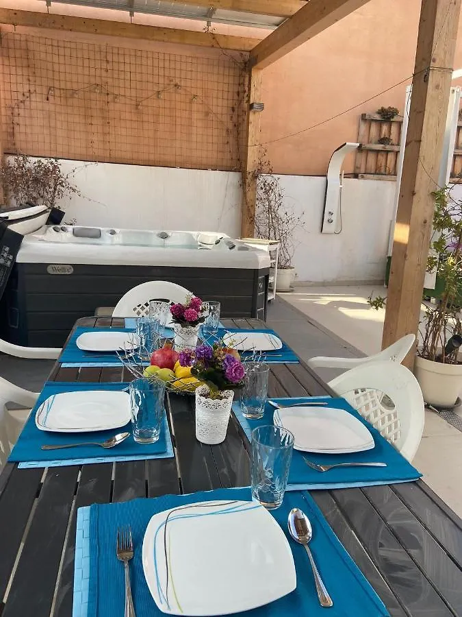 Beautiful Five Bedroom Three Bathroom Entire Villa Málaga