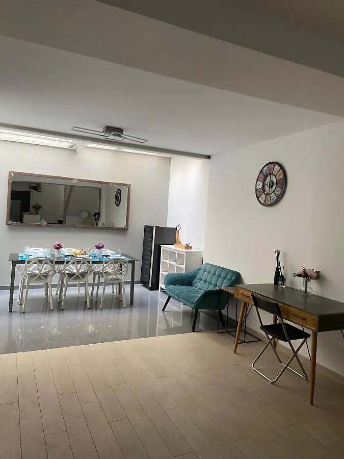 Beautiful Five Bedroom Three Bathroom Entire Villa Málaga