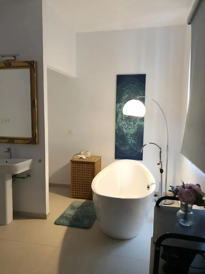 Beautiful Five Bedroom Three Bathroom Entire Villa Málaga