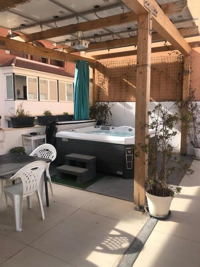 Beautiful Five Bedroom Three Bathroom Entire Villa Málaga